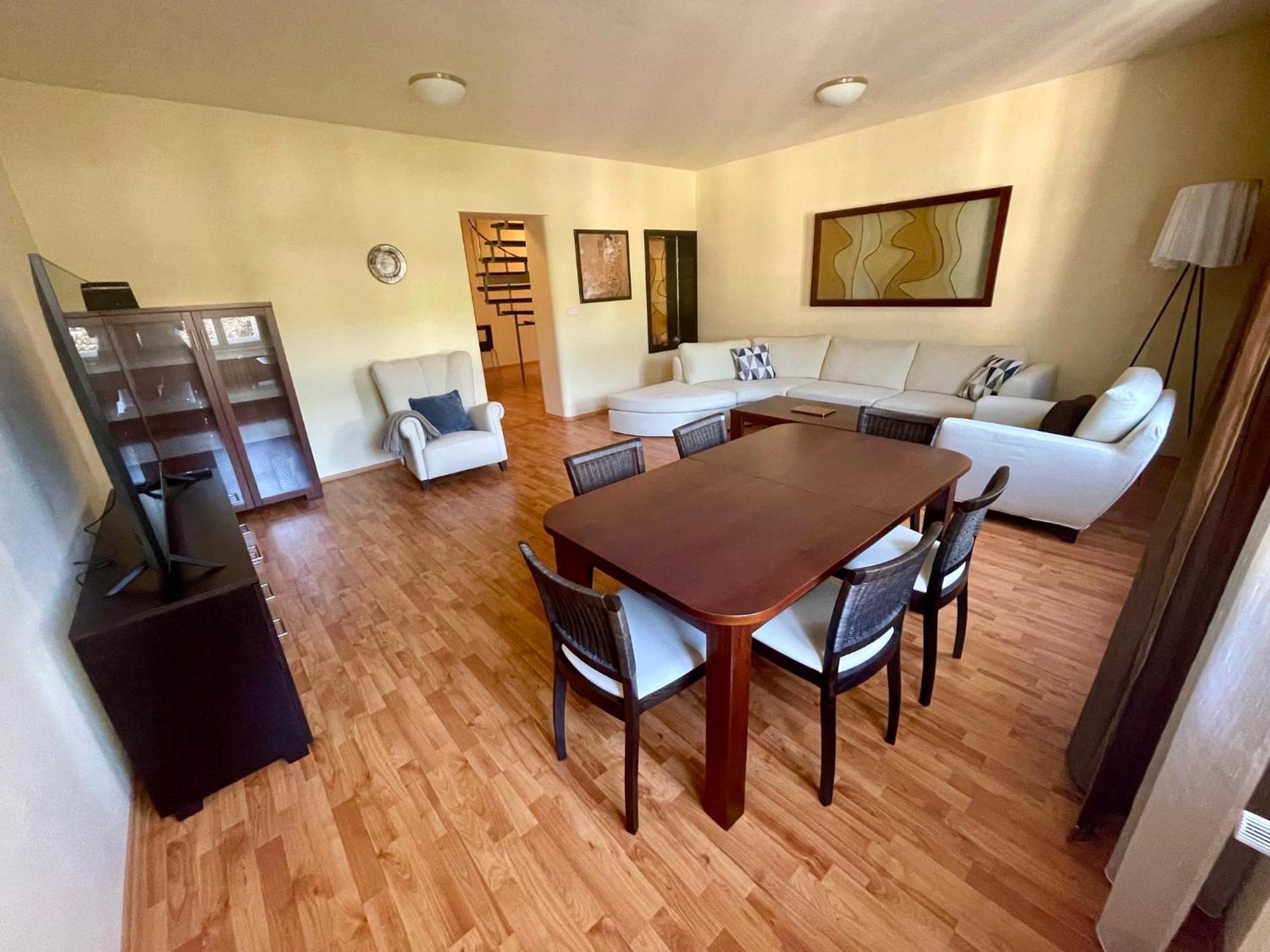 Huge Two Floor Apartment On The Park Colonnade With Free Parking For One Car, 160 Sqm Karlovy Vary Esterno foto