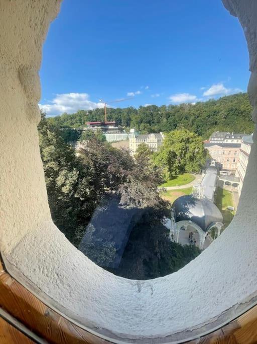 Huge Two Floor Apartment On The Park Colonnade With Free Parking For One Car, 160 Sqm Karlovy Vary Esterno foto